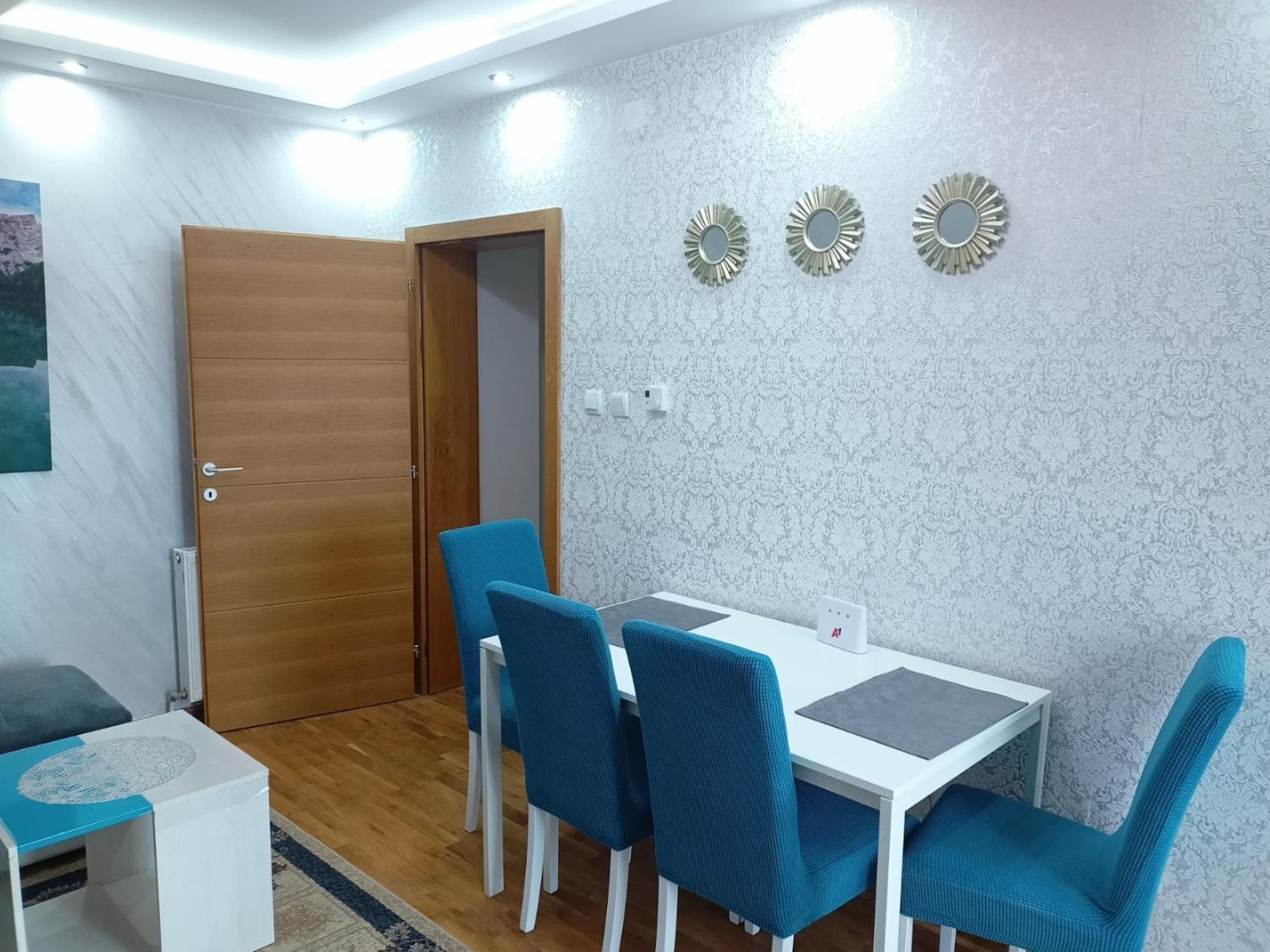 Ema Lux - Zgrada Panorama Apartment โซโคบานยา ภายนอก รูปภาพ